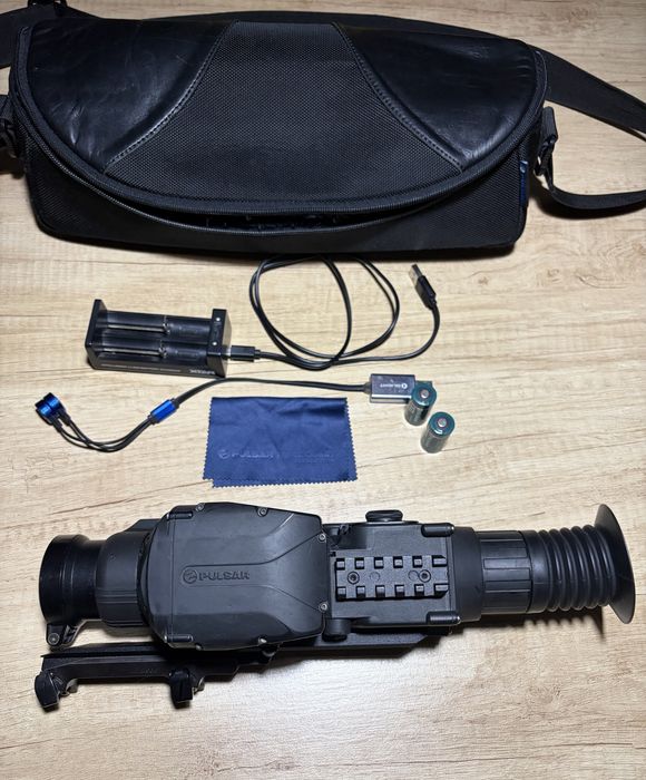 Luneta cu termoviziune PulsarApex LRF XQ50