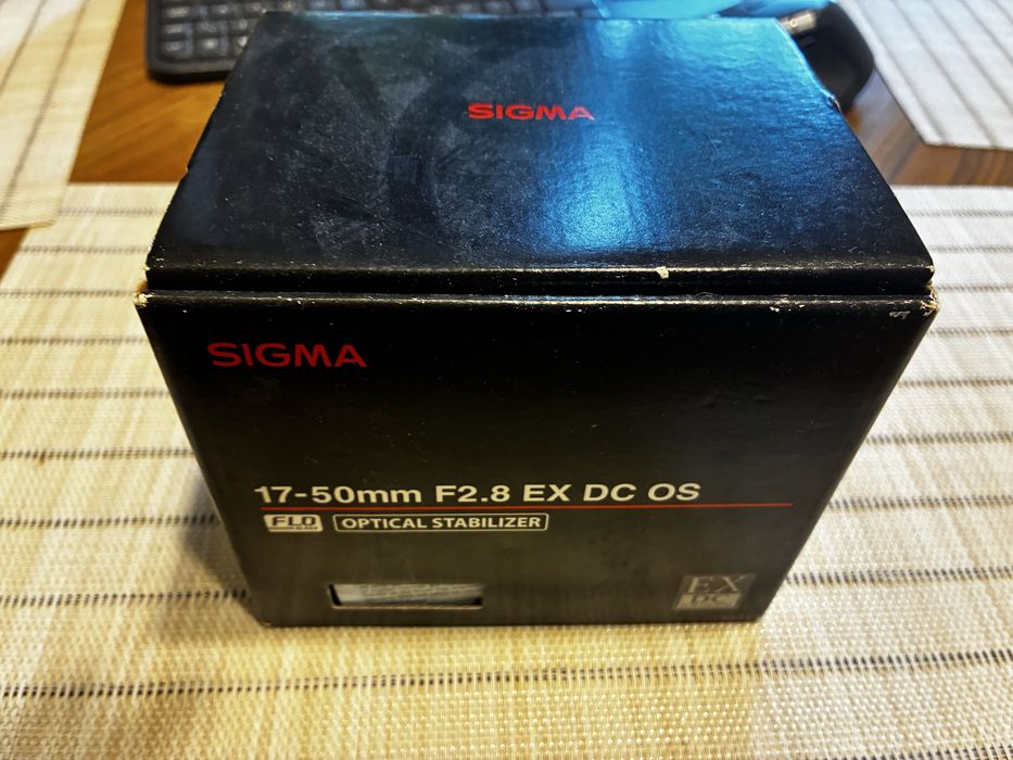 Sigma 17-50mm f/2.8 EX DC OS HSM – montură Canon – stare excelentă