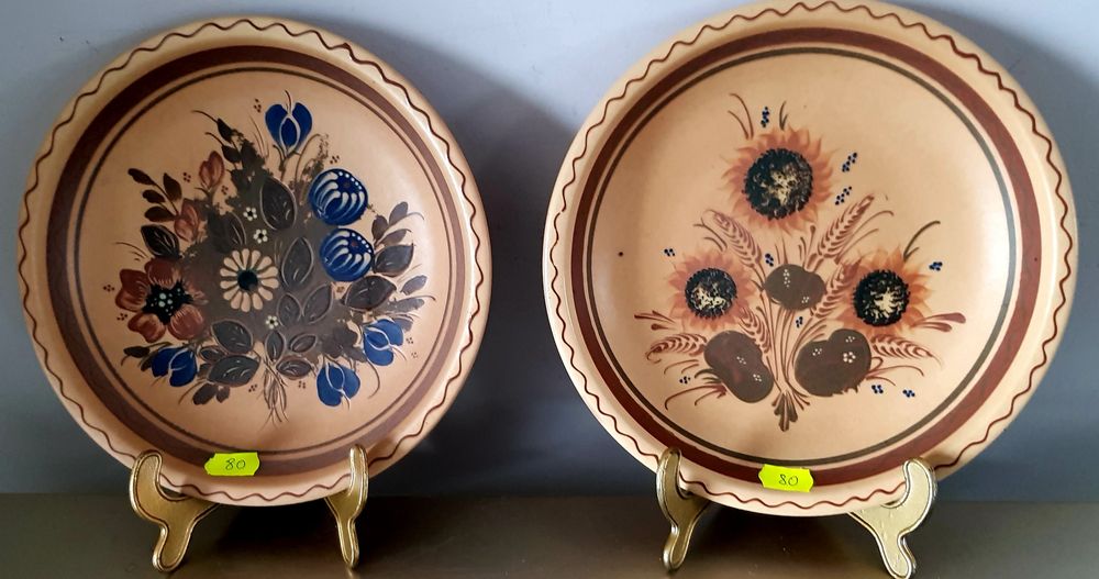 Farfurii/boluri vechi din ceramică italiană