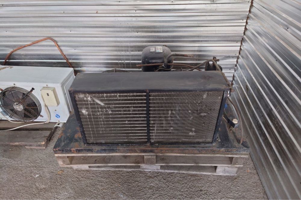 Срочно продам морозильную камеру