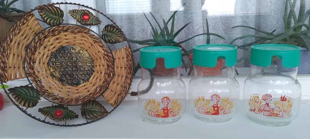 Продаётся ёмкость для сыпучих