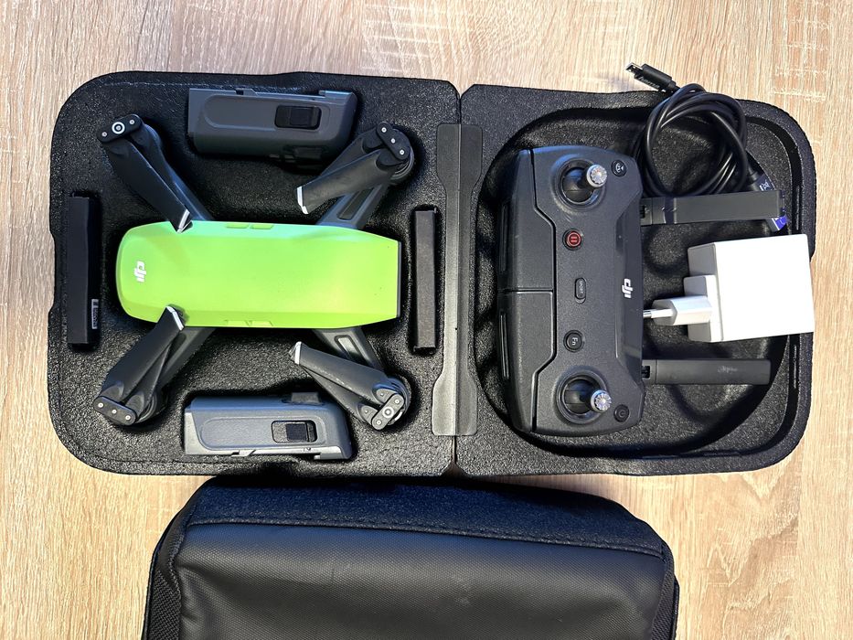 Drona DJI Spark  WiFi 2.4 GHz Camera 12MP 1080p GPS  3 Baterii