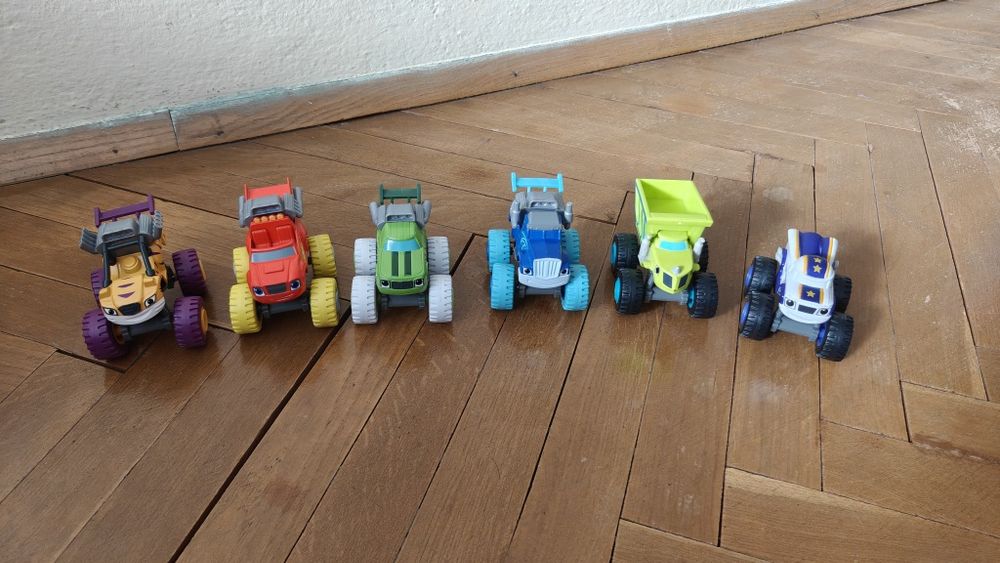 6 бр. колички от "Пламъчко и машините" (Blaze and the Monster Machine