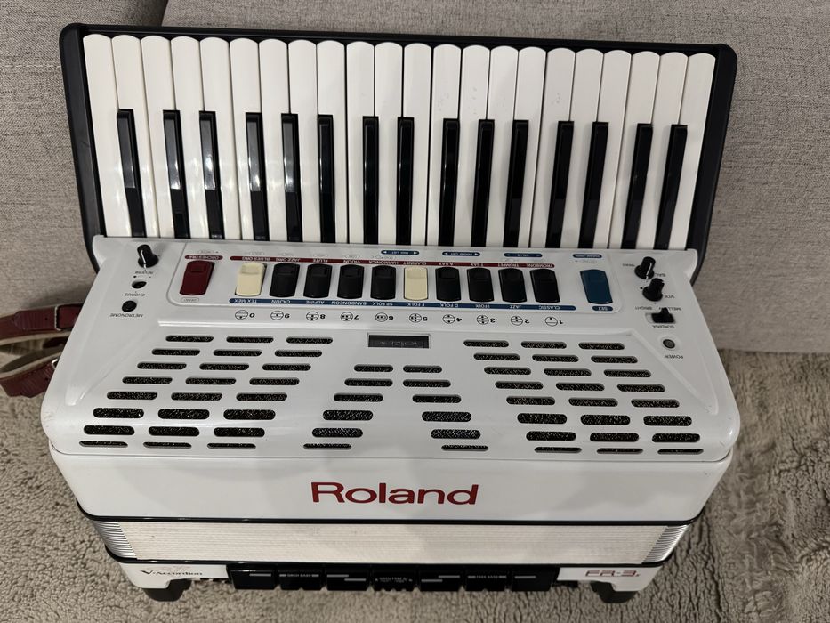Roland Fr3S, cu wireless !!!