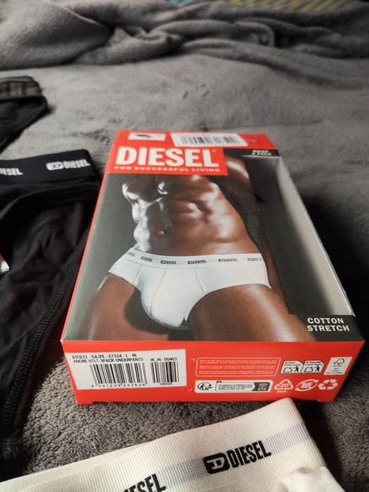 Diesel set 3 chiloți alb-negru-negru mărimea L noi originali