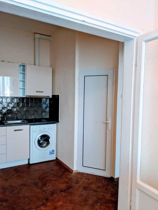 Дава се под наем Двустаен апартамент в София, Център - 55 кв.м за 650 € - Снимка #2