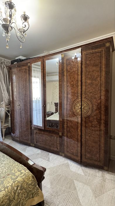 Продам спальный гарнитур