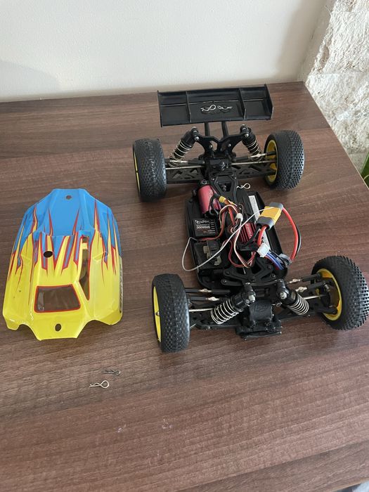 Buggy RC Losi Mini 8IGHT 1/14 4WD Brushless - Fără Telecomandă