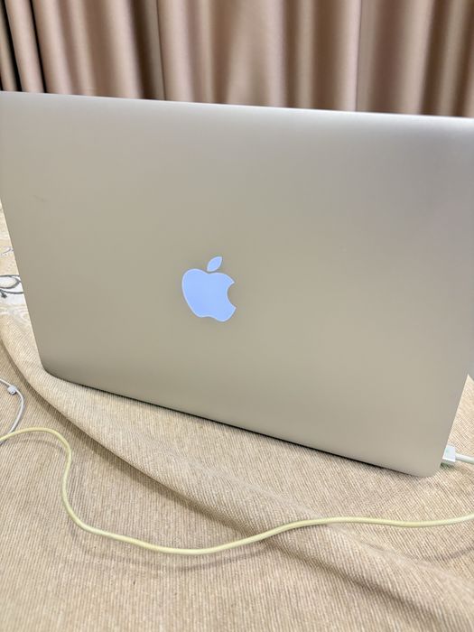 MacBook Air 13” / i5 / 8 GB / 128 GB