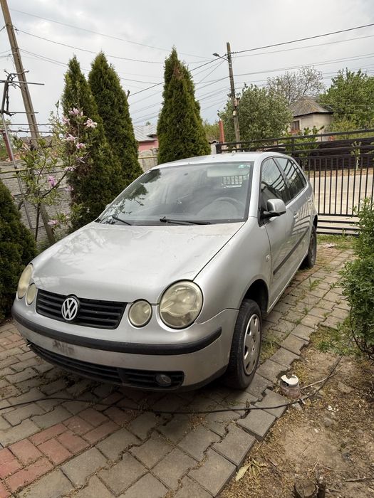 Vand Vw polo pentru DEZMEMBRAT- masina este completa