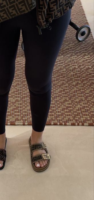 Сандали , чехли Fendi