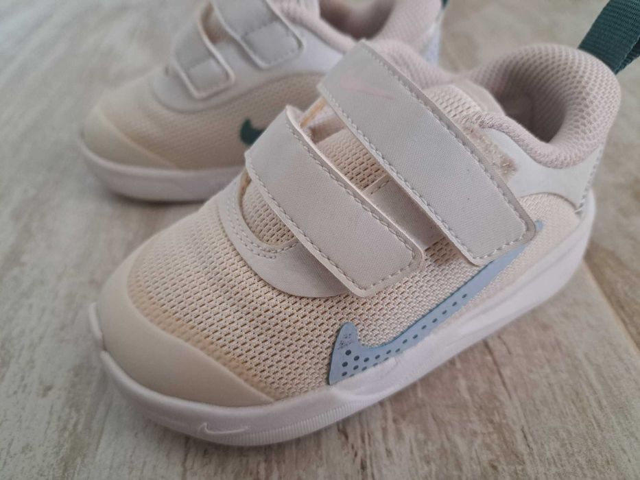 adidasi fete nike /puma