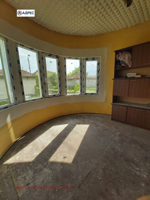 Къща в Плевен, област-с.Крушовица площ 150 цена 55000