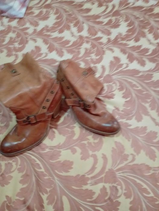 Дамски боти с токче