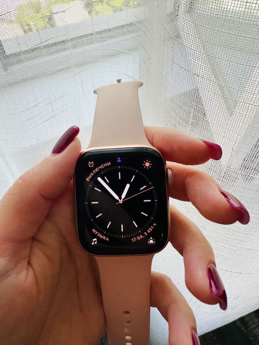 Apple Watch SE 44mm Pink (Б/У)