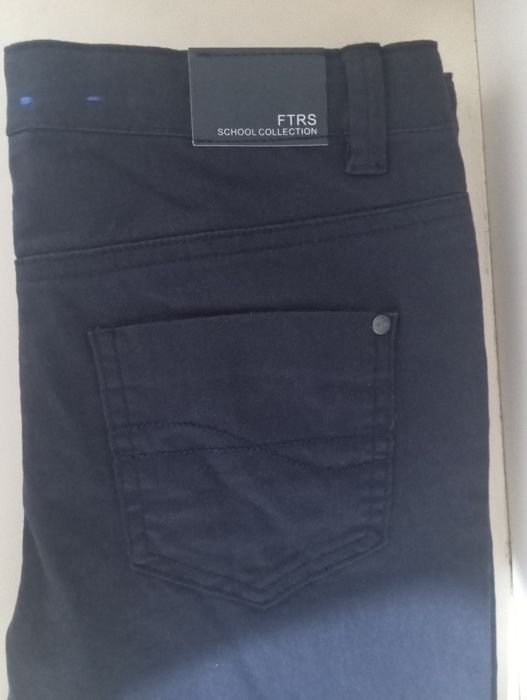 Продам брюки на мальчика.