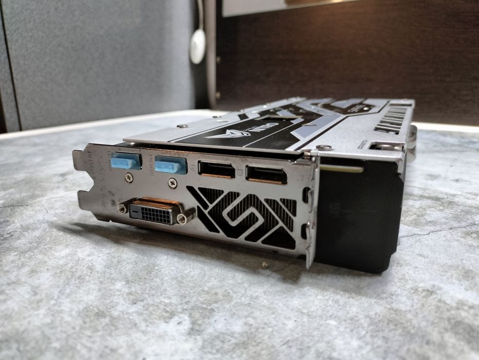 Видеокарта Sapphire Nitro Radeon RX580 4Gb