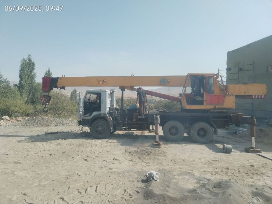 Автокран Галичанин сотилади