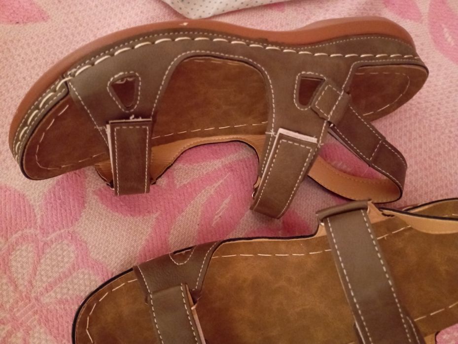 Босоножки  лёгкие удобные