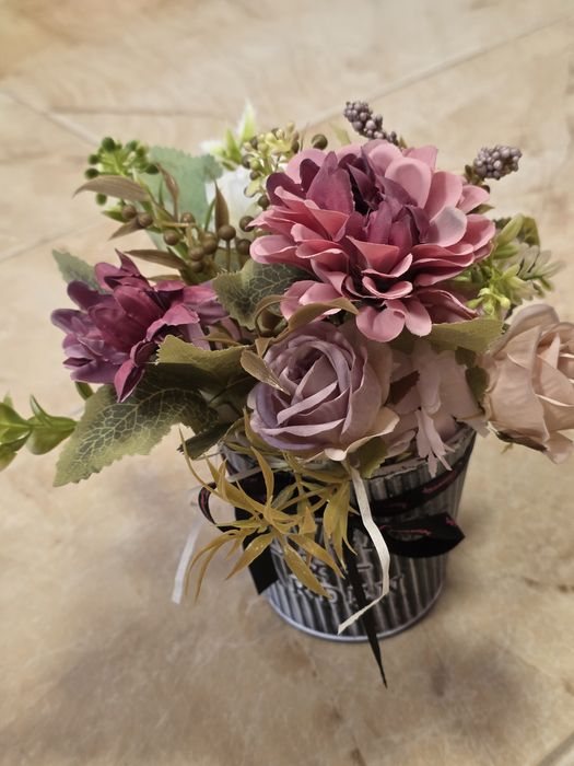 Цветни декоративни кашпи