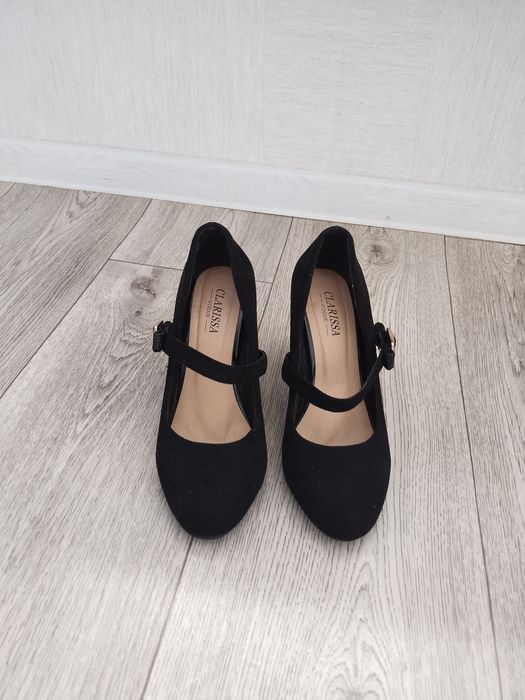 Женские черные туфли