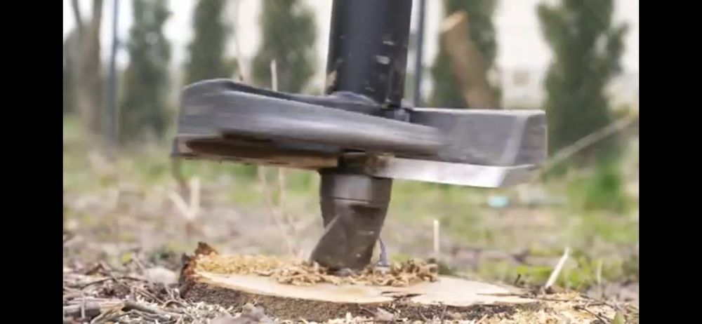 Defrișări curățare teren burghiu gauri pământ gard freză asfalt cuzine