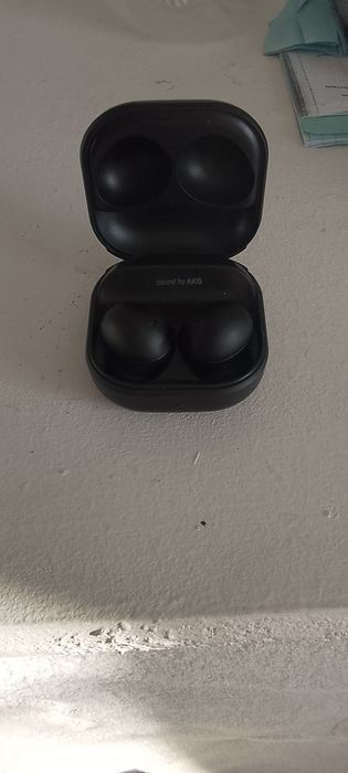 Продам срочно наушники Galaxy bust2 pro