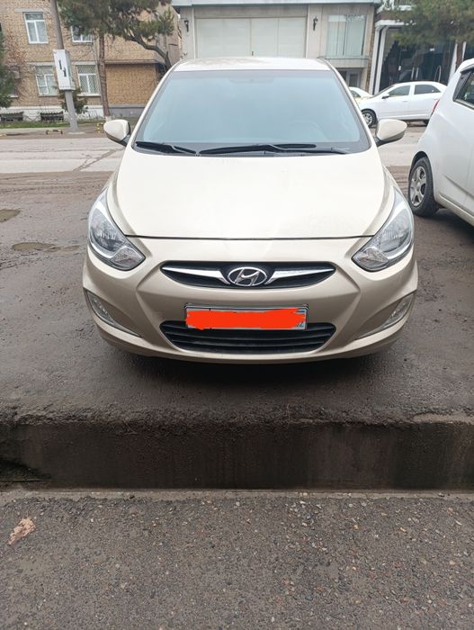 Hyundai ACCENT 2011