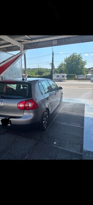 Vând golf 5 1.4 benzină