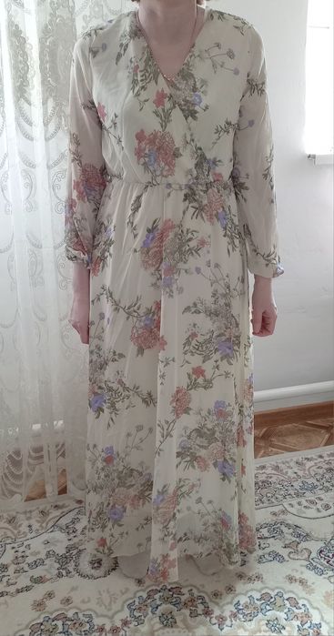 Платья нарядные 46р