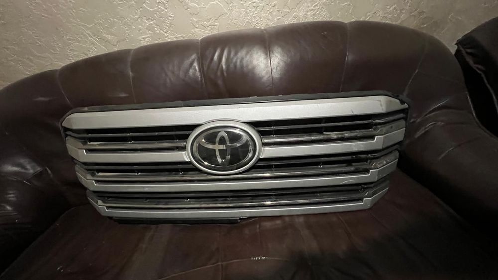 Тойота Ленд Крузер 300