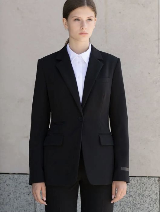 Продам одежду по 4000