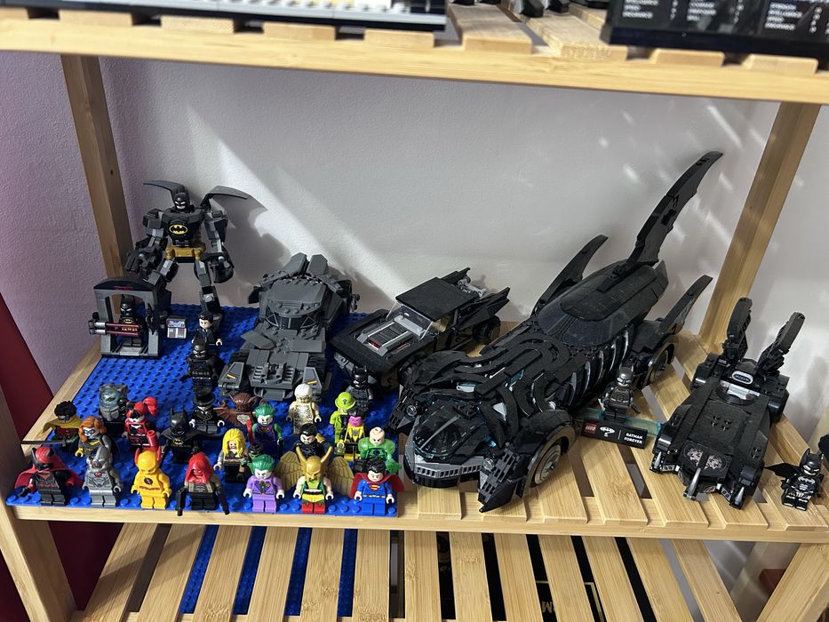 Vând colecție LEGO Batman și DC Comics, seturi și figurine rare