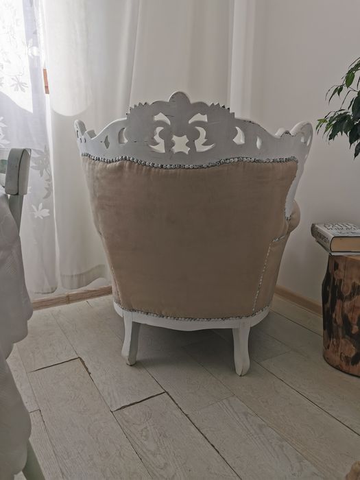 Красиво кресло със сложна дърворезба масив  бароково кресло