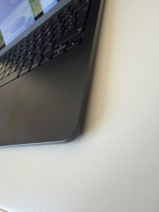 MacBook Air M2 8/256 91% Battery