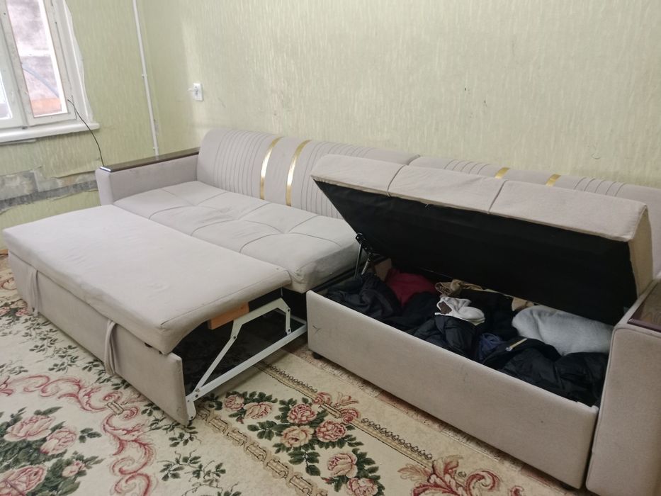 Прихожка,диван,сол стуля