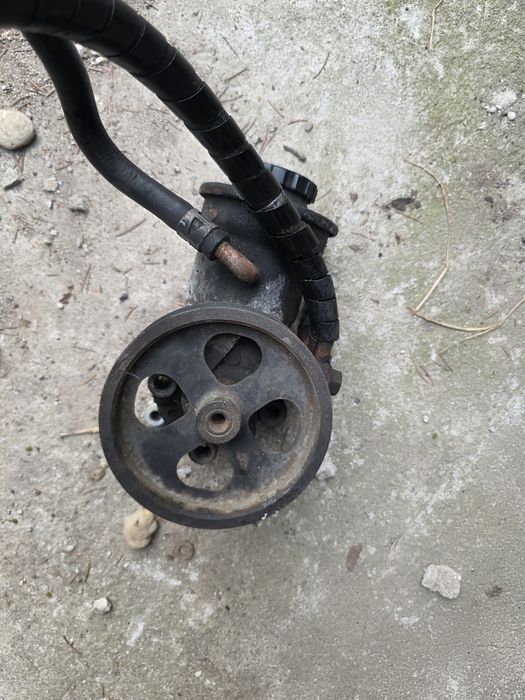 Pompa servodirectie toyota avensis t25