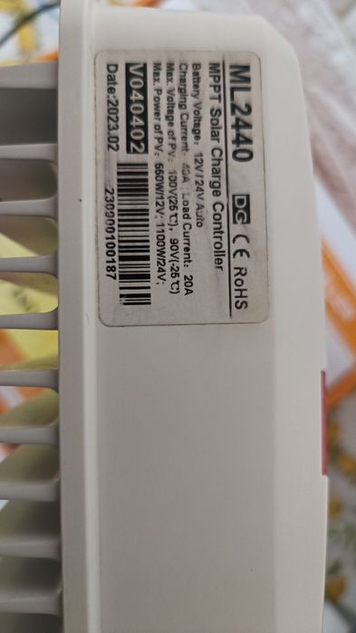 Regulator de încărcare solară MPPT 40A 12V/24V cu afișaj LCD – ML2440A