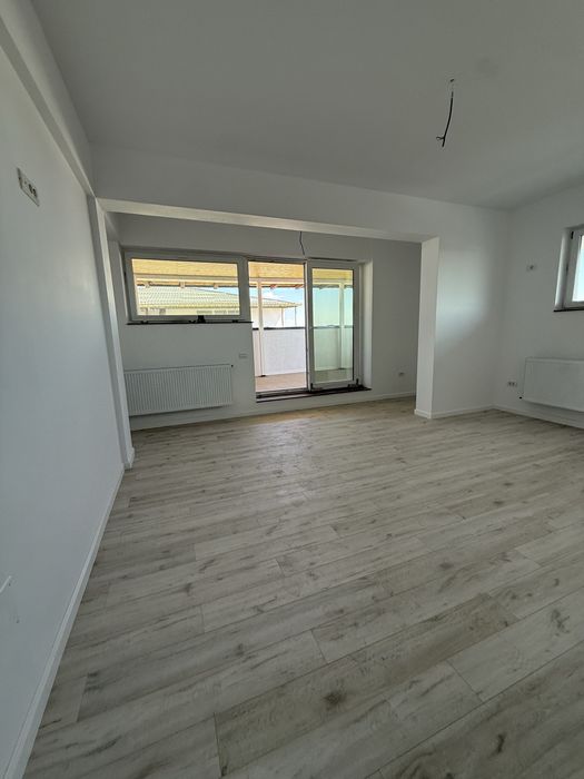 Apartament de vânzare - 3 camere, renovat modern + BONUS  BOXĂ!
