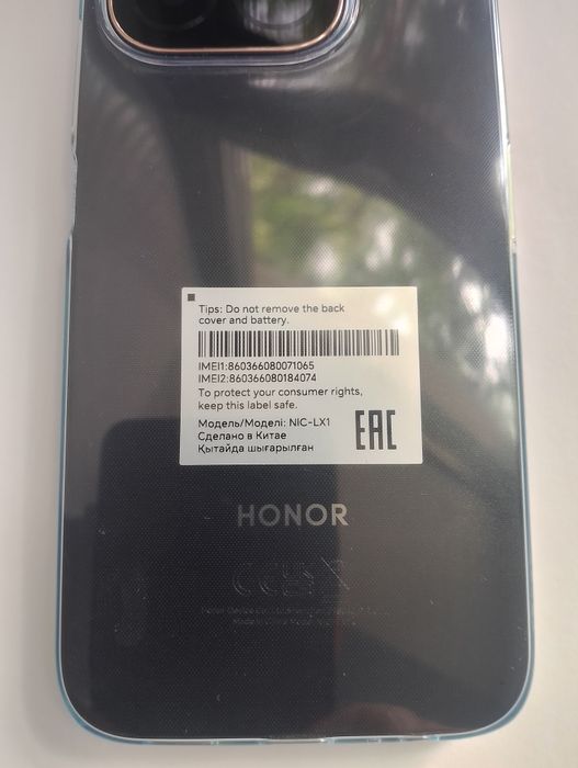 Продам телефон honor  x6c.