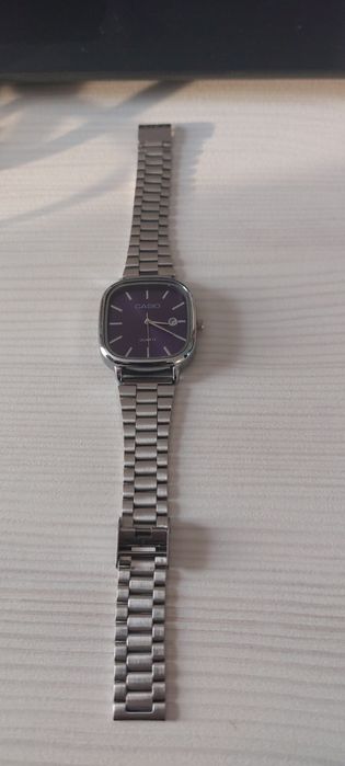 Часы CASIO quartz(срочно)