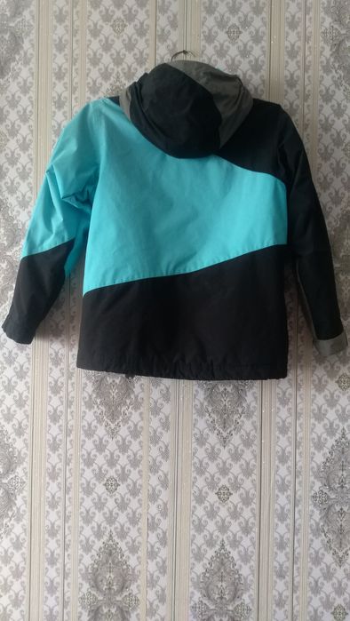 Продам ветровки.