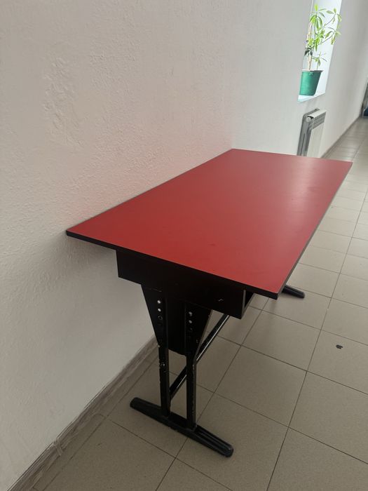 Парта школьная 4 штук, стулья 4шт