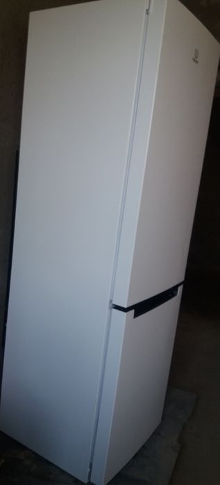 Холодильник в хорошем состояние,