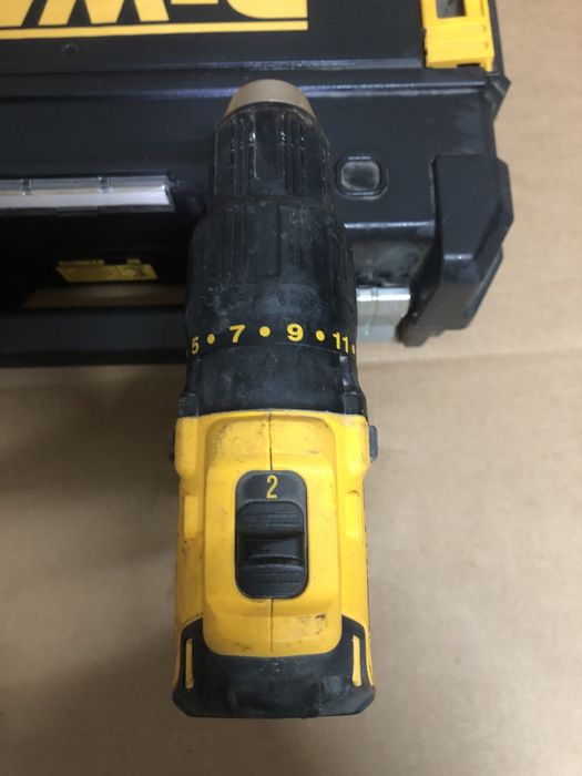 DeWalt Dcd 778 filetanta masina gaurit la set cu 2 acumulatori