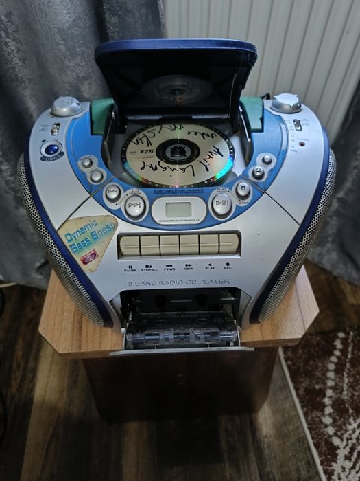Radiocasetofon vintage Thomson cu CD și Dynamic Bass Boost
