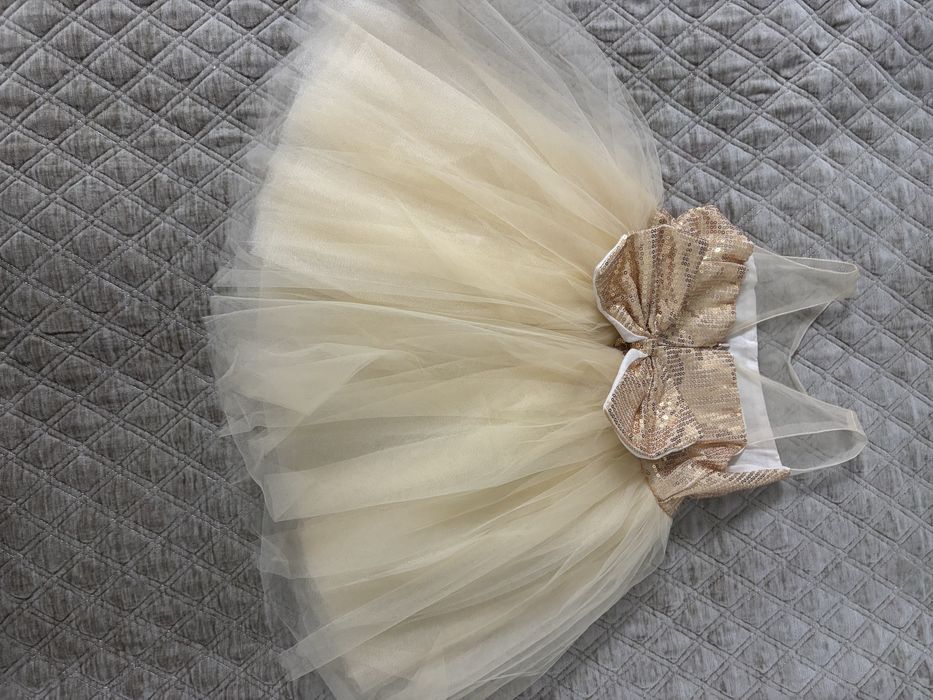 Продам детские платья