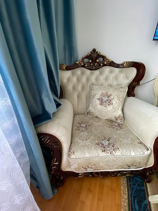 Диван с кресло срочно продаю