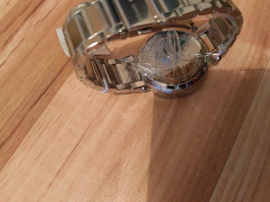 Часовник на MICHAEL KORS