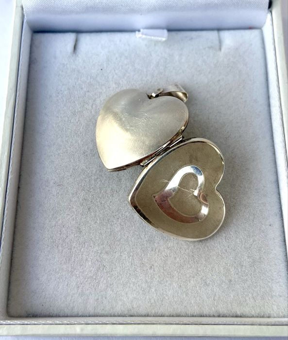 Pandantiv din argint in forma de inimioara pentru poze